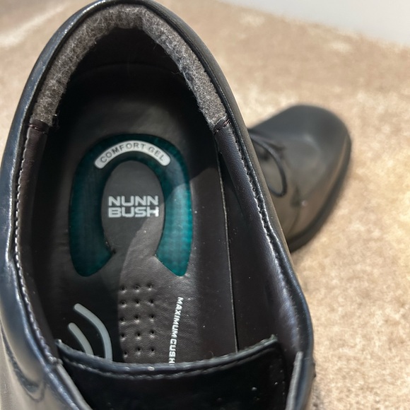 Nun Bush Oxford Black Leather Men's Dress Shoes
Size 9 1/2W - Picture 3 of 6